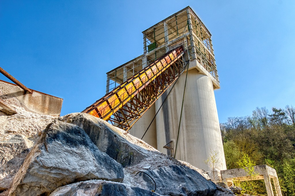 limestone factory hdr urbex belgie trash abandoned luik decay verlaten kalkoven kalksteengroeve ampsin museum